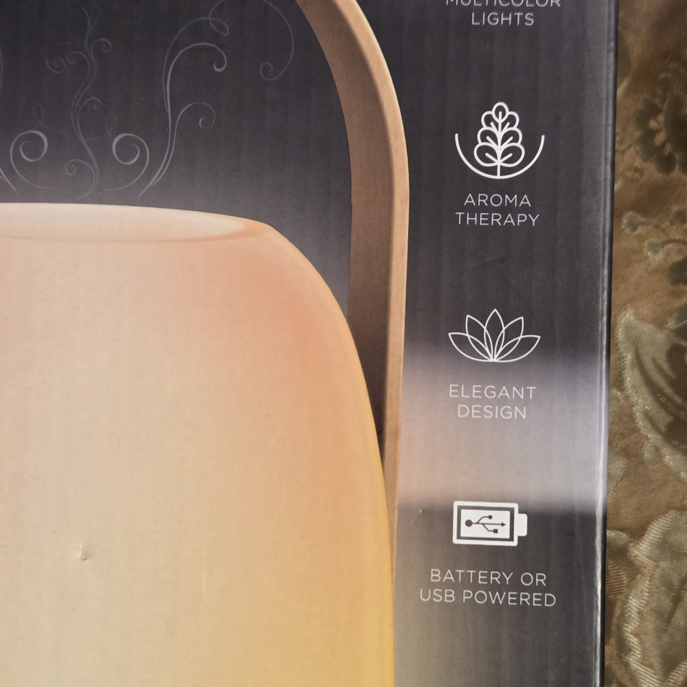 Color-Changing LED Lantern Fan Diffuser - Picture 2 of 3
